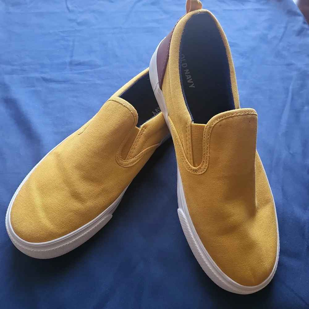 Old Navy Gender Neutral Golden Poppy/Yellow Canvas Slip-on Casual Shoes Size 5